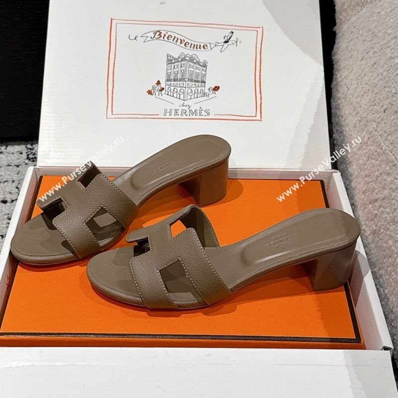 Hermes Classic Oasis Heel Slides Sandal 4.5cm in Palm Grained Leather Grey 13 2025 0606 (MD-250606086)