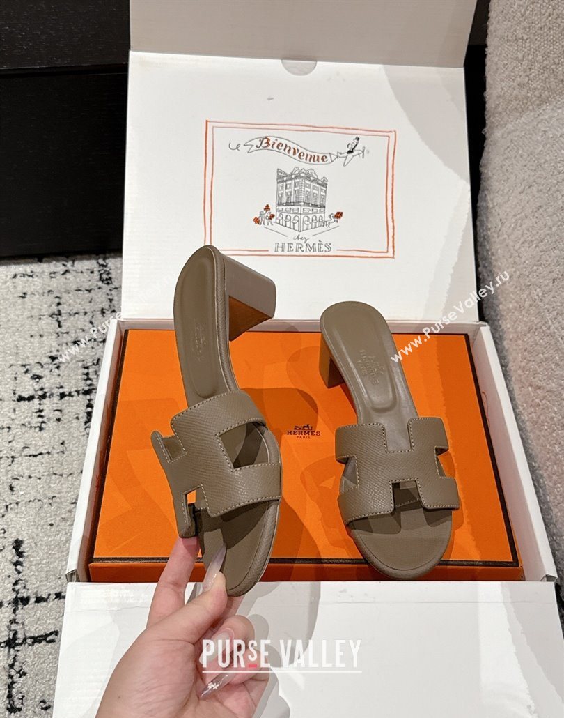 Hermes Classic Oasis Heel Slides Sandal 4.5cm in Palm Grained Leather Grey 13 2025 0606 (MD-250606086)