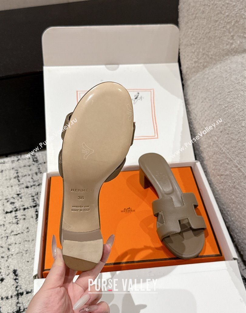 Hermes Classic Oasis Heel Slides Sandal 4.5cm in Palm Grained Leather Grey 13 2025 0606 (MD-250606086)