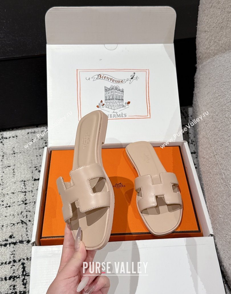 Hermes Classic Oran Flat Slides Sandal in Shiny Calfskin Rose Beige 2025 0606 (MD-250606117)