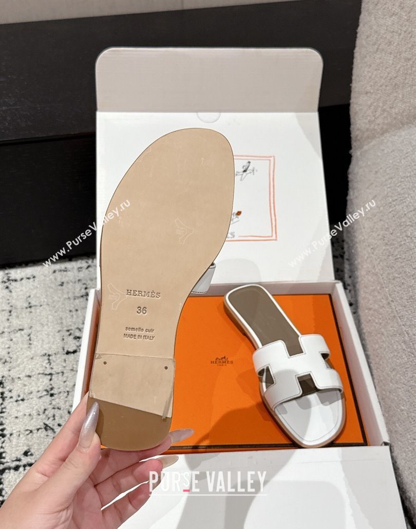 Hermes Classic Oran Flat Slides Sandal in Shiny Calfskin White 06 2025 0606 (MD-250606124)