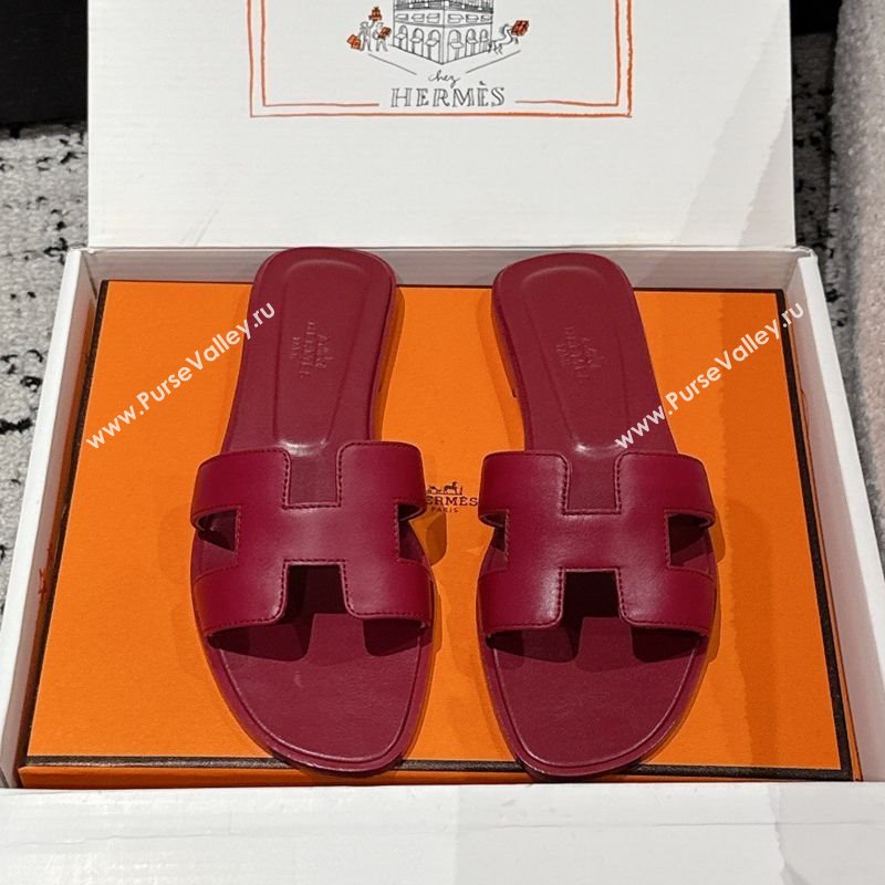 Hermes Classic Oran Flat Slides Sandal in Shiny Calfskin Dark Burgundy 2025 0606 (MD-250606125)