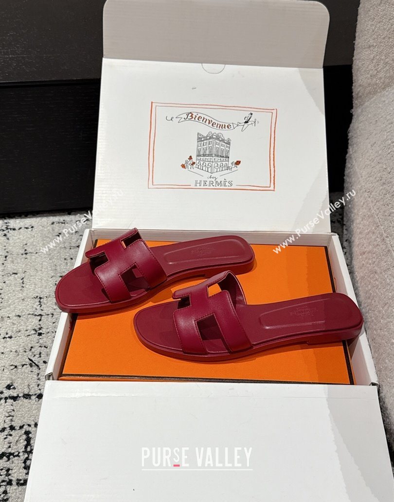 Hermes Classic Oran Flat Slides Sandal in Shiny Calfskin Dark Burgundy 2025 0606 (MD-250606125)