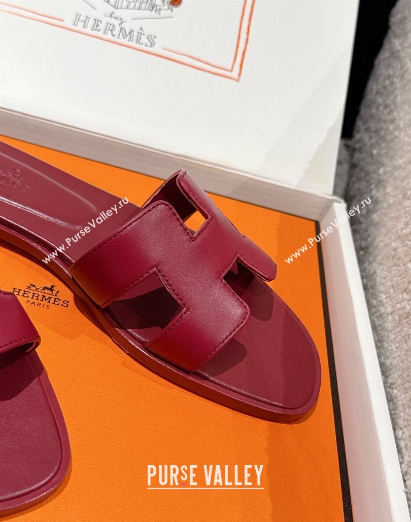 Hermes Classic Oran Flat Slides Sandal in Shiny Calfskin Dark Burgundy 2025 0606 (MD-250606125)