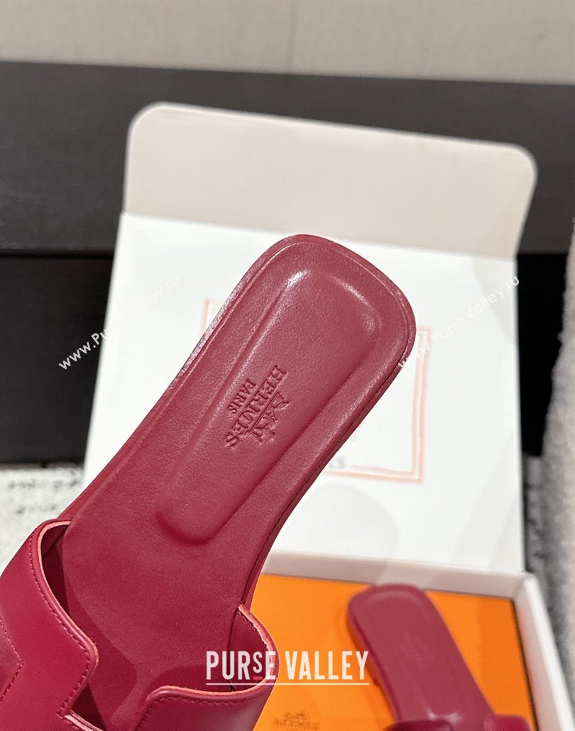 Hermes Classic Oran Flat Slides Sandal in Shiny Calfskin Dark Burgundy 2025 0606 (MD-250606125)