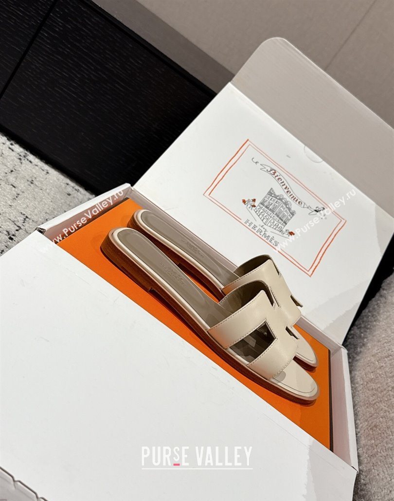 Hermes Classic Oran Flat Slides Sandal in Shiny Calfskin Beige 08 2025 0606 (MD-250606129)