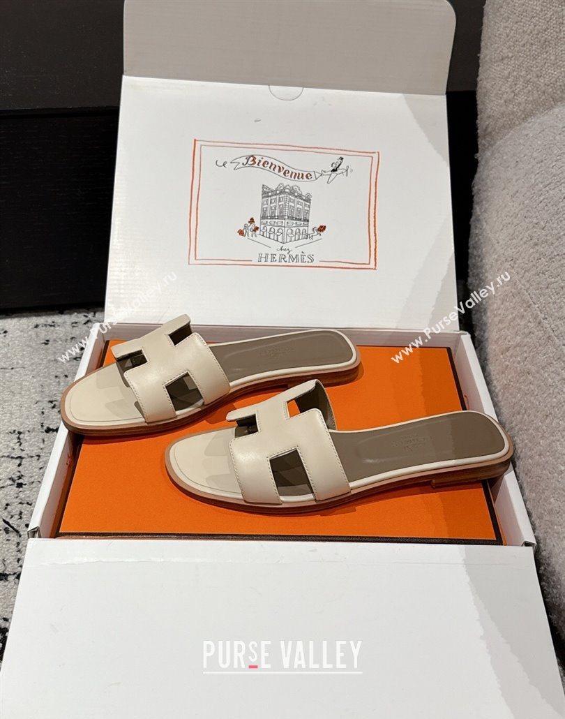 Hermes Classic Oran Flat Slides Sandal in Shiny Calfskin Beige 08 2025 0606 (MD-250606129)