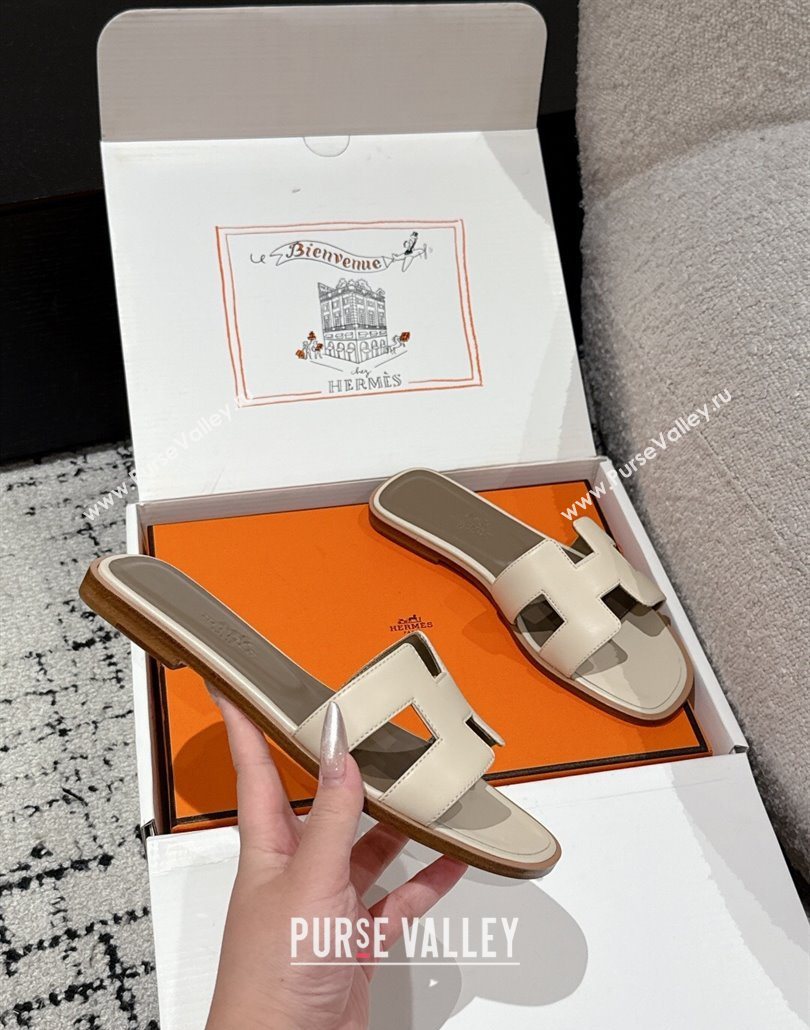 Hermes Classic Oran Flat Slides Sandal in Shiny Calfskin Beige 08 2025 0606 (MD-250606129)