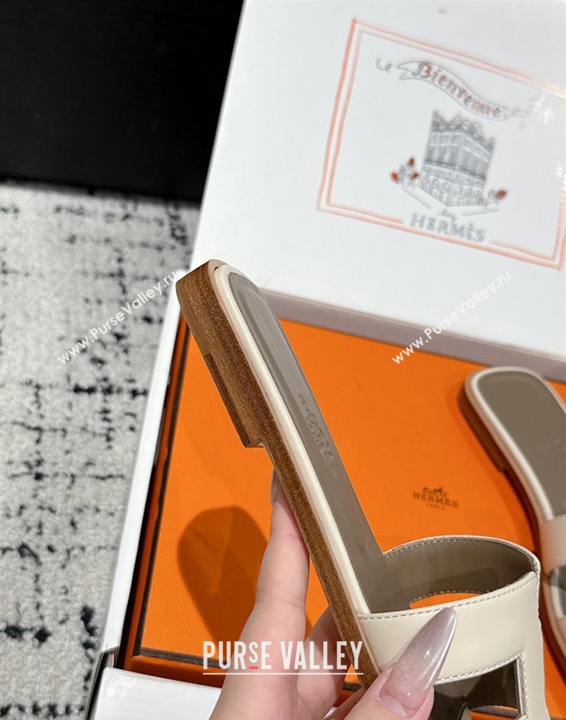 Hermes Classic Oran Flat Slides Sandal in Shiny Calfskin Beige 08 2025 0606 (MD-250606129)
