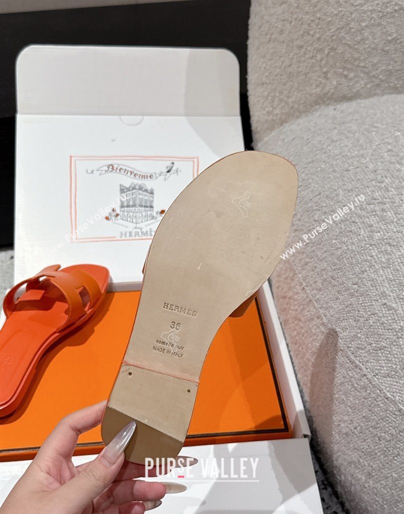 Hermes Classic Oran Flat Slides Sandal in Shiny Calfskin Orange 11 2025 0606 (MD-250606133)