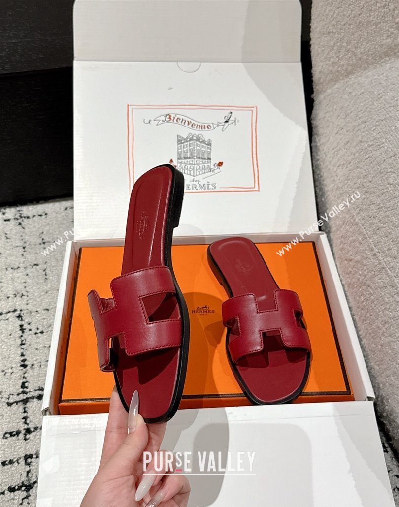 Hermes Classic Oran Flat Slides Sandal in Shiny Calfskin Burgundy 13 2025 0606 (MD-250606136)