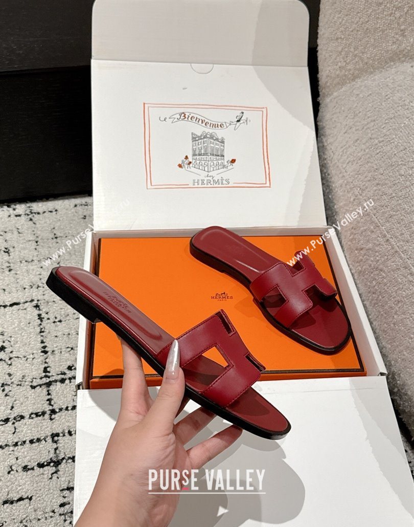 Hermes Classic Oran Flat Slides Sandal in Shiny Calfskin Burgundy 13 2025 0606 (MD-250606136)