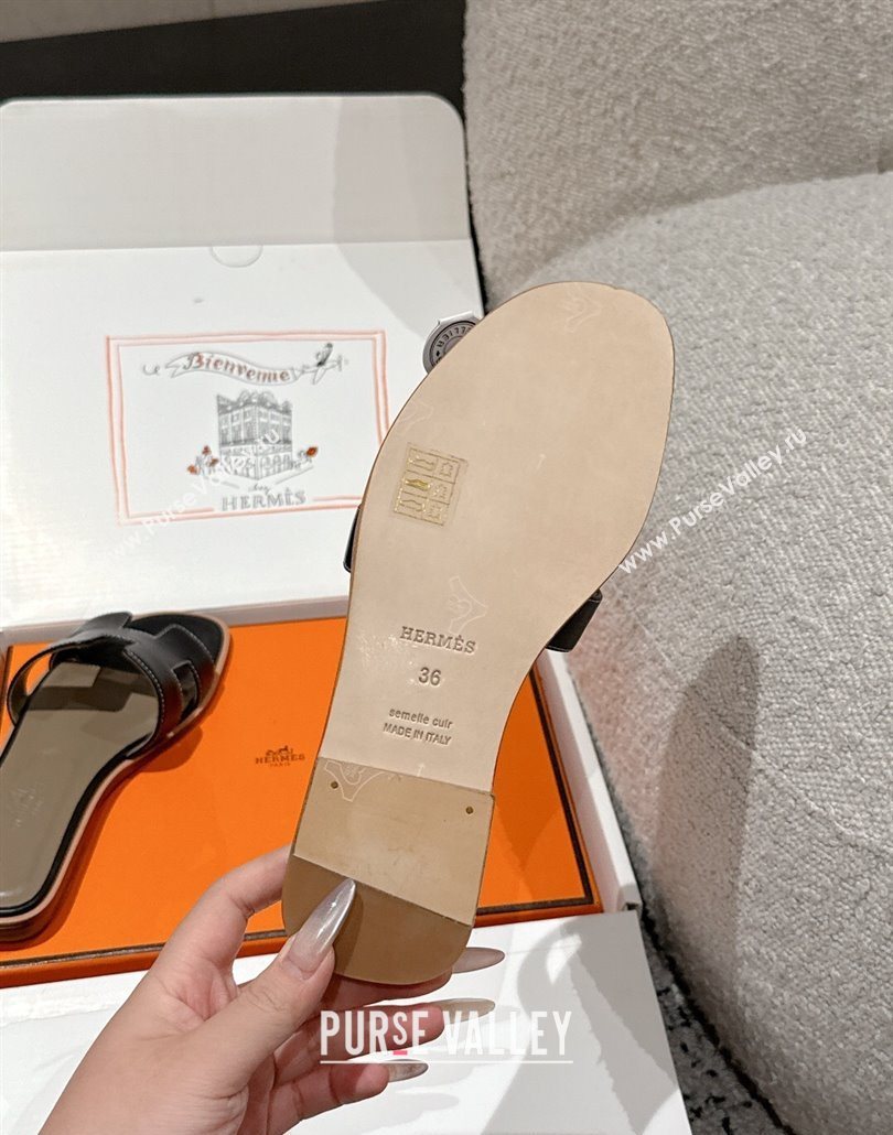 Hermes Classic Oran Flat Slides Sandal in Shiny Calfskin Black 15 2025 0606 (MD-250606138)