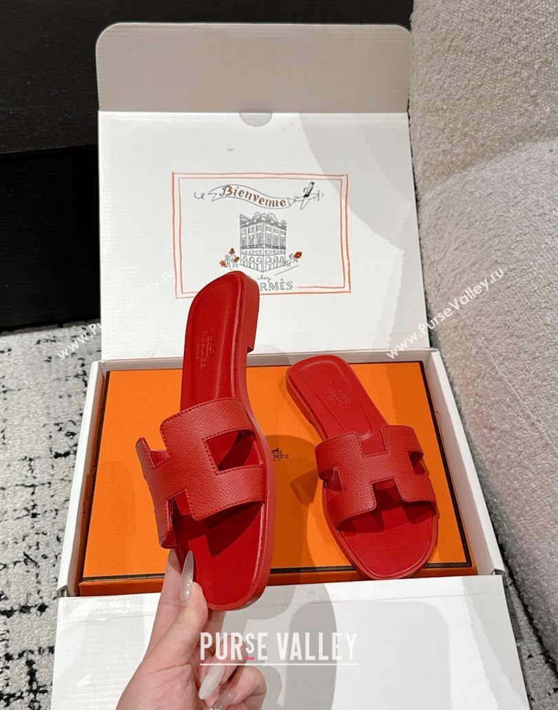 Hermes Classic Oran Flat Slides Sandal in Palm-Grained Leather Red 01 2025 0606 (MD-250606144)