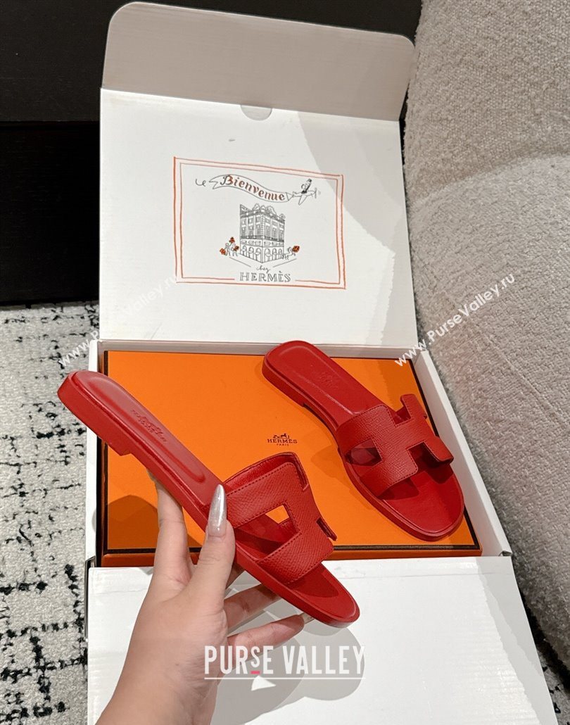 Hermes Classic Oran Flat Slides Sandal in Palm-Grained Leather Red 01 2025 0606 (MD-250606144)