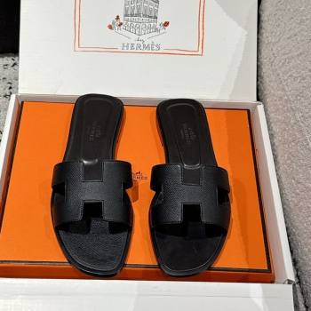 Hermes Classic Oran Flat Slides Sandal in Palm-Grained Leather Black 02 2025 0606 (MD-250606145)