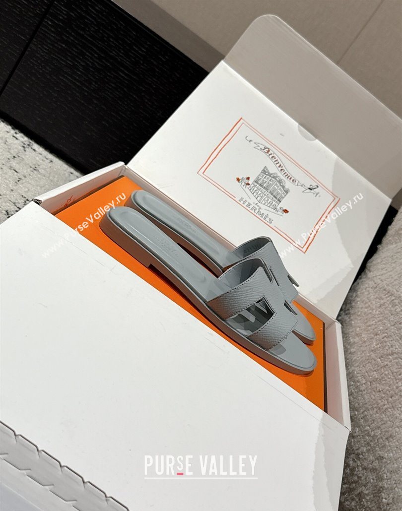 Hermes Classic Oran Flat Slides Sandal in Palm-Grained Leather Grey 04 2025 0606 (MD-250606147)