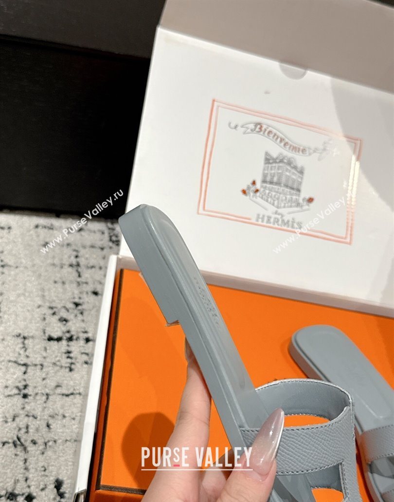 Hermes Classic Oran Flat Slides Sandal in Palm-Grained Leather Grey 04 2025 0606 (MD-250606147)