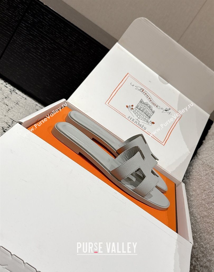Hermes Classic Oran Flat Slides Sandal in Palm-Grained Leather Grey 05 2025 0606 (MD-250606148)