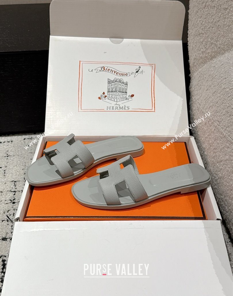 Hermes Classic Oran Flat Slides Sandal in Palm-Grained Leather Grey 05 2025 0606 (MD-250606148)