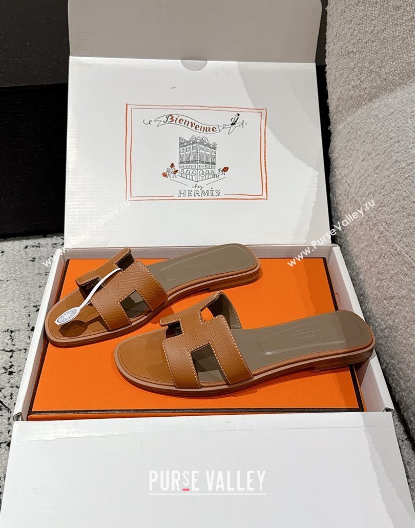 Hermes Classic Oran Flat Slides Sandal in Palm-Grained Leather Brown 06 2025 0606 (MD-250606149)