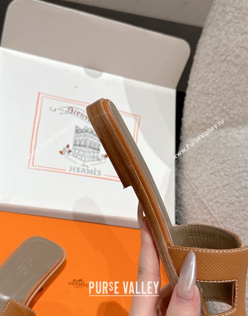 Hermes Classic Oran Flat Slides Sandal in Palm-Grained Leather Brown 06 2025 0606 (MD-250606149)