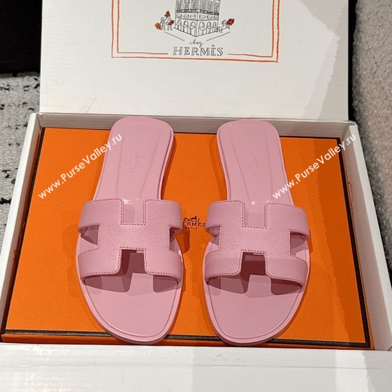 Hermes Classic Oran Flat Slides Sandal in Palm-Grained Leather Pink 07 2025 0606 (MD-250606150)