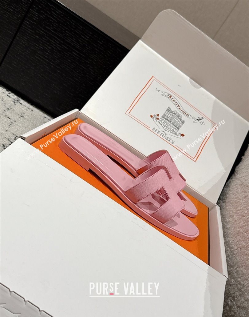 Hermes Classic Oran Flat Slides Sandal in Palm-Grained Leather Pink 07 2025 0606 (MD-250606150)