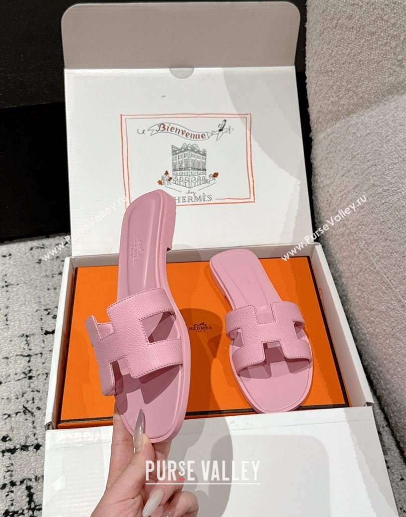Hermes Classic Oran Flat Slides Sandal in Palm-Grained Leather Pink 07 2025 0606 (MD-250606150)