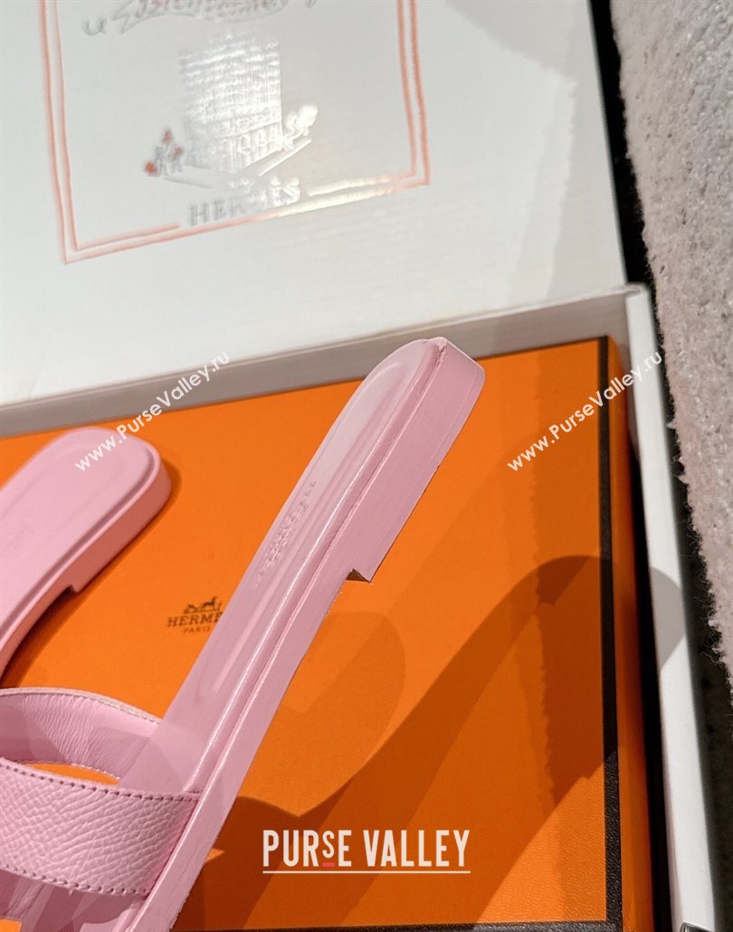 Hermes Classic Oran Flat Slides Sandal in Palm-Grained Leather Pink 07 2025 0606 (MD-250606150)