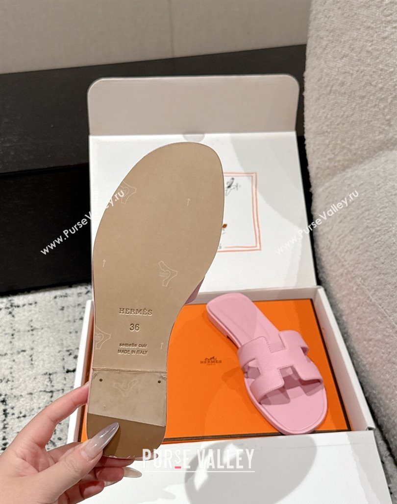 Hermes Classic Oran Flat Slides Sandal in Palm-Grained Leather Pink 07 2025 0606 (MD-250606150)