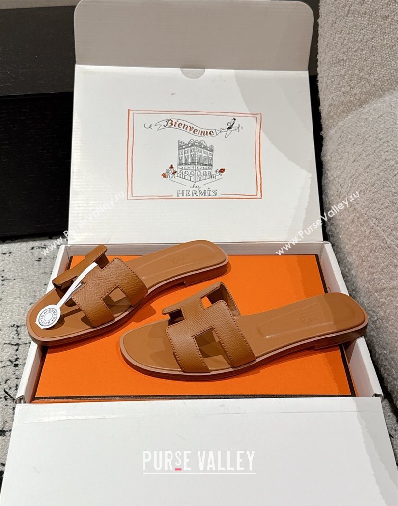Hermes Classic Oran Flat Slides Sandal in Palm-Grained Leather Brown 08 2025 0606 (MD-250606151)
