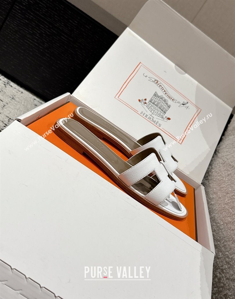 Hermes Classic Oran Flat Slides Sandal in Palm-Grained Leather White 09 2025 0606 (MD-250606152)