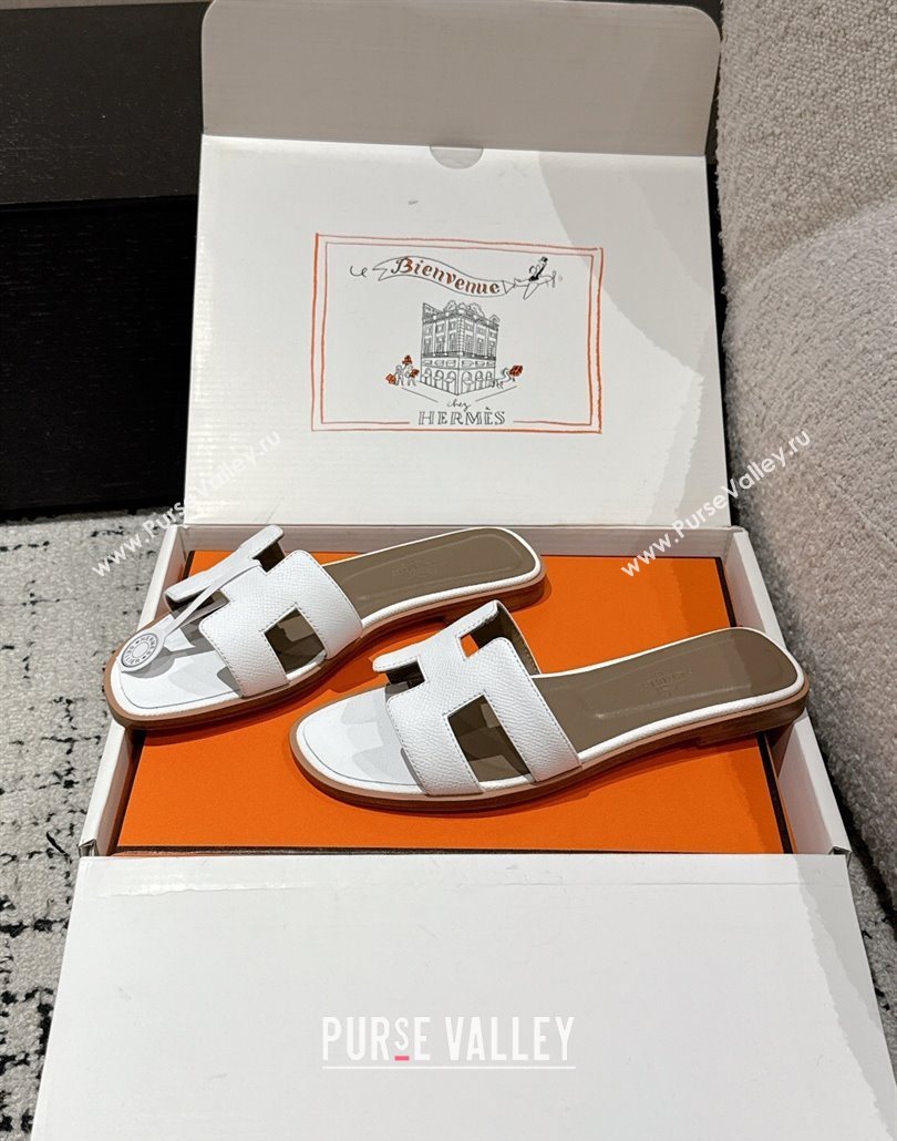Hermes Classic Oran Flat Slides Sandal in Palm-Grained Leather White 09 2025 0606 (MD-250606152)