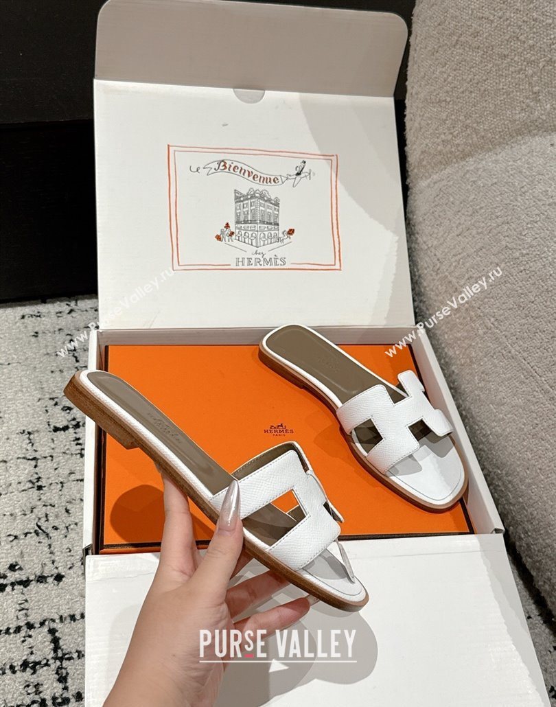 Hermes Classic Oran Flat Slides Sandal in Palm-Grained Leather White 09 2025 0606 (MD-250606152)