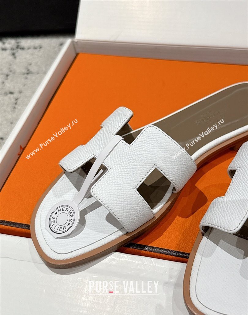 Hermes Classic Oran Flat Slides Sandal in Palm-Grained Leather White 09 2025 0606 (MD-250606152)