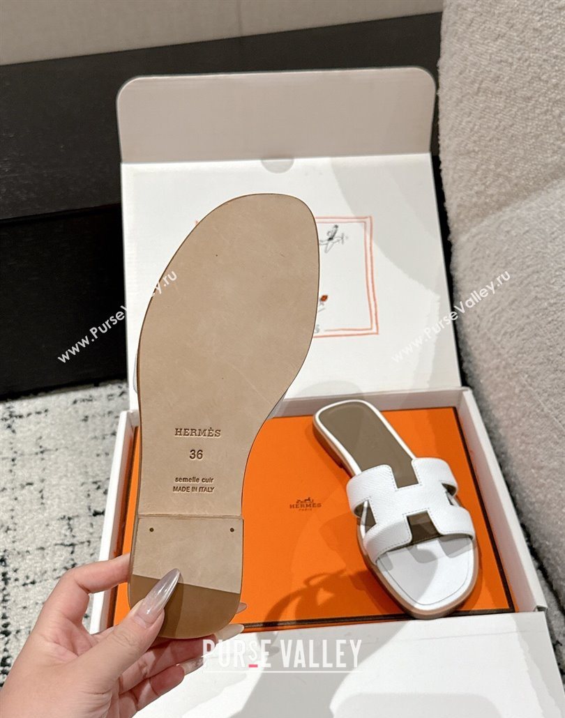 Hermes Classic Oran Flat Slides Sandal in Palm-Grained Leather White 09 2025 0606 (MD-250606152)