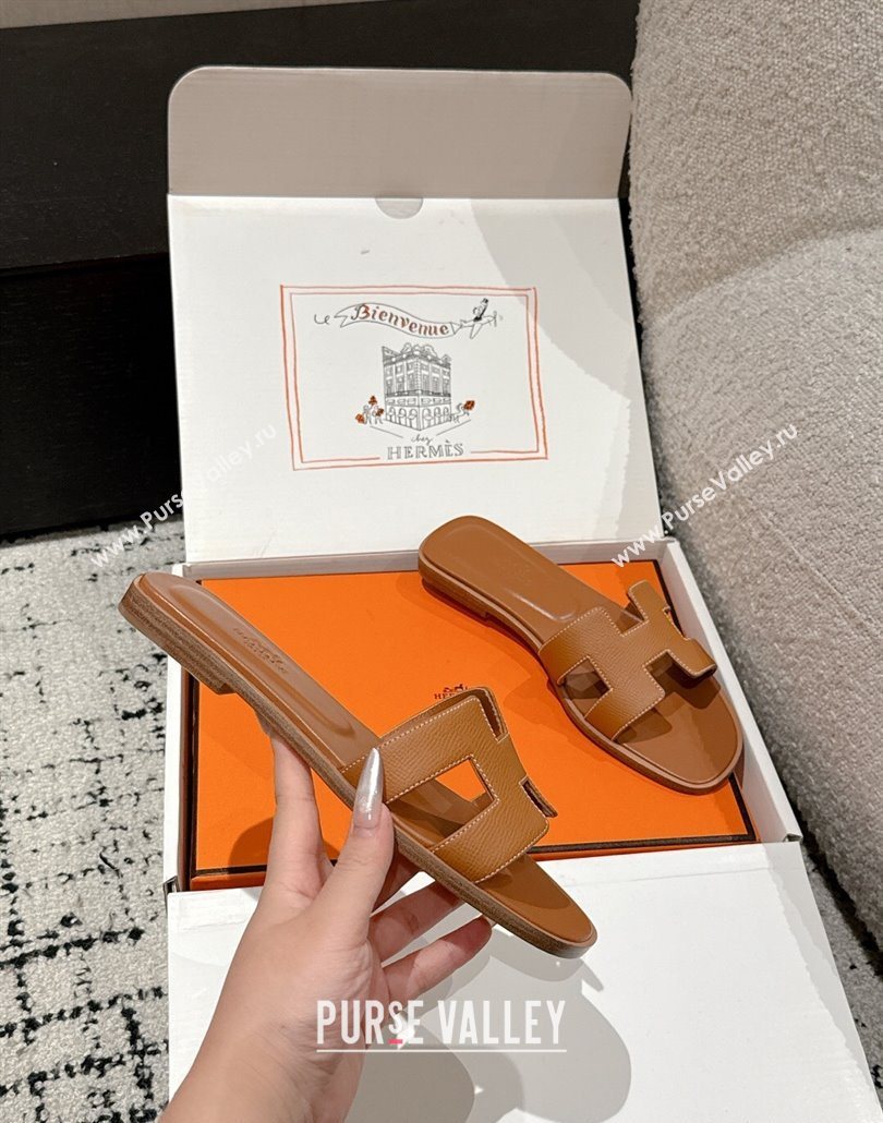 Hermes Classic Oran Flat Slides Sandal in Palm-Grained Leather Brown 12 2025 0606 (MD-250606155)