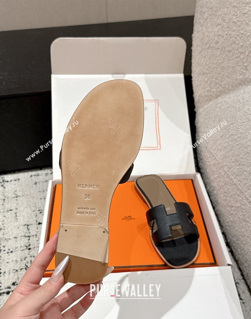 Hermes Classic Oran Flat Slides Sandal in Palm-Grained Leather Black 13 2025 0606 (MD-250606156)