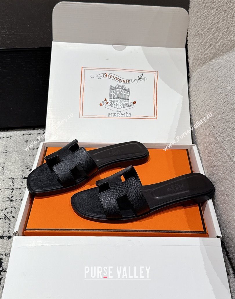 Hermes Classic Oran Flat Slides Sandal in Palm-Grained Leather Black 15 2025 0606 (MD-250606158)