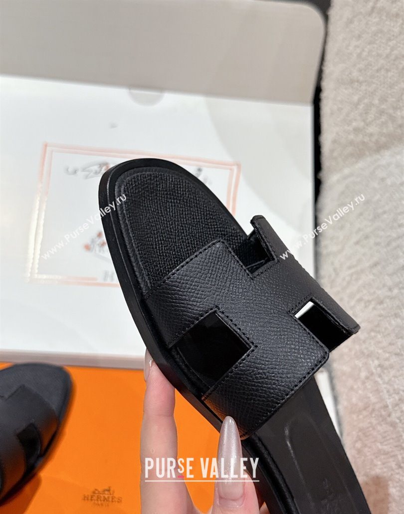 Hermes Classic Oran Flat Slides Sandal in Palm-Grained Leather Black 15 2025 0606 (MD-250606158)