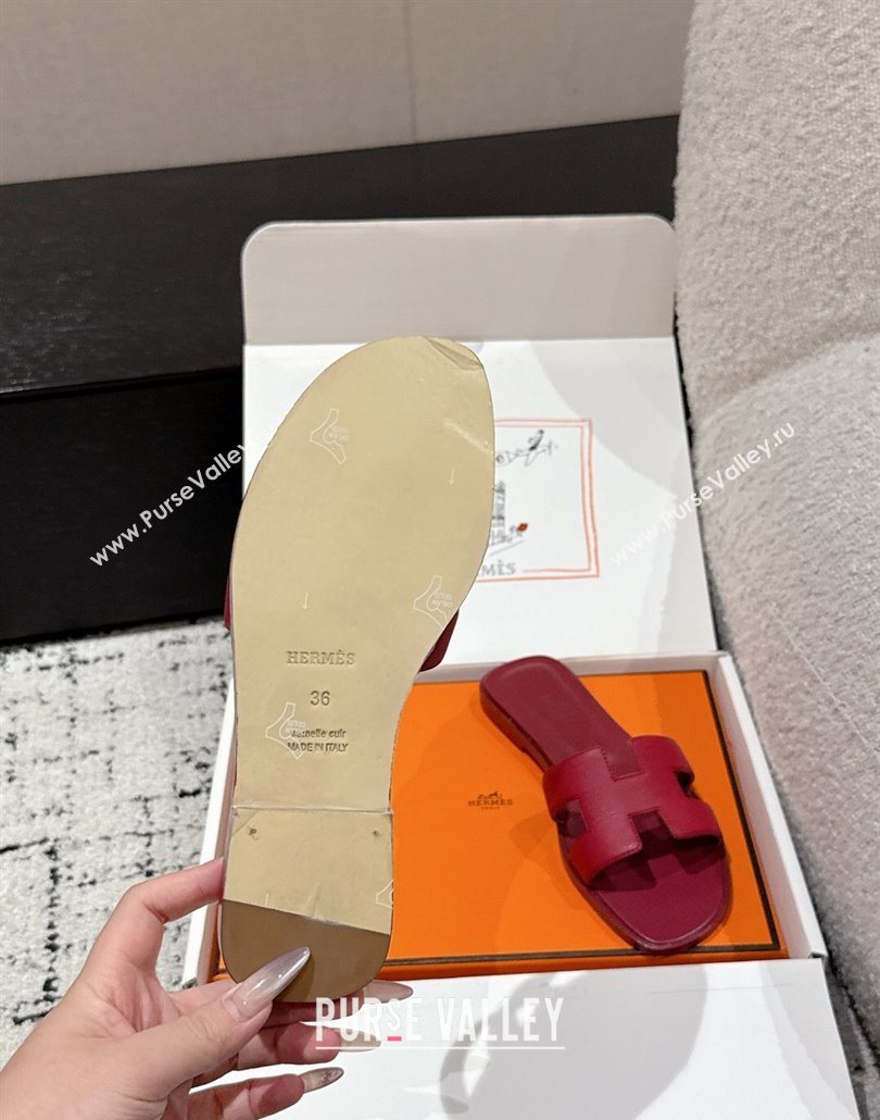 Hermes Classic Oran Flat Slides Sandal in Palm-Grained Leather Dark Burgundy 2025 0606 (MD-250606159)