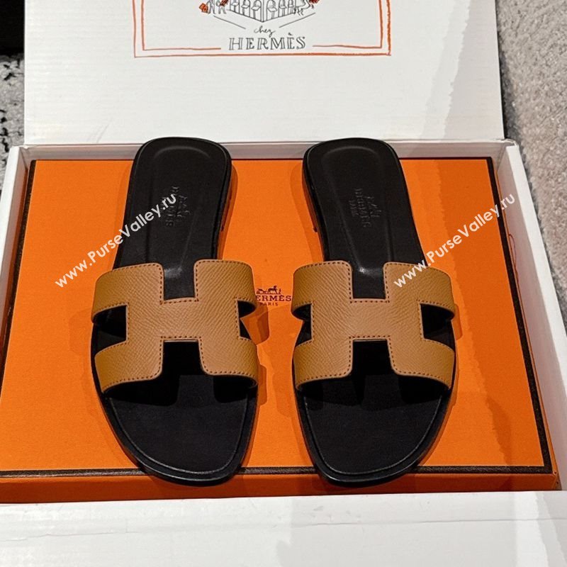 Hermes Classic Oran Flat Slides Sandal in Palm-Grained Leather Brown 16 2025 0606 (MD-250606160)