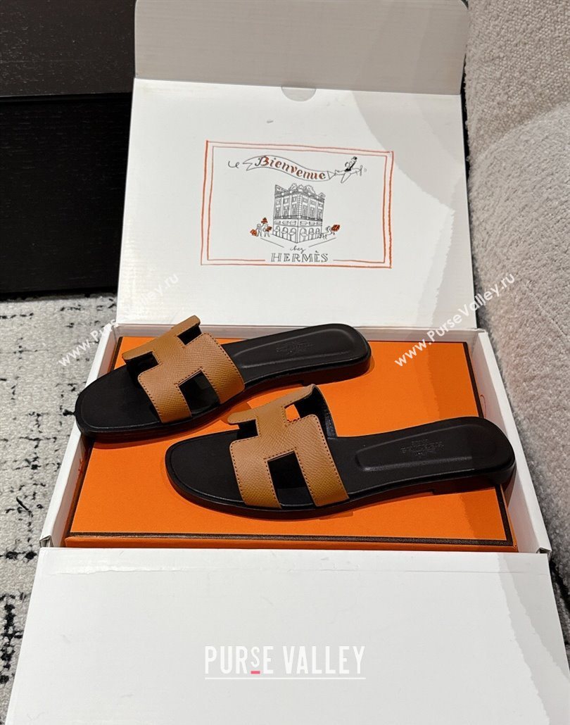 Hermes Classic Oran Flat Slides Sandal in Palm-Grained Leather Brown 16 2025 0606 (MD-250606160)