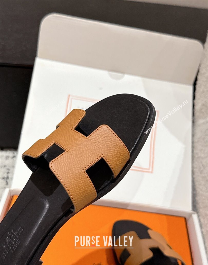 Hermes Classic Oran Flat Slides Sandal in Palm-Grained Leather Brown 16 2025 0606 (MD-250606160)