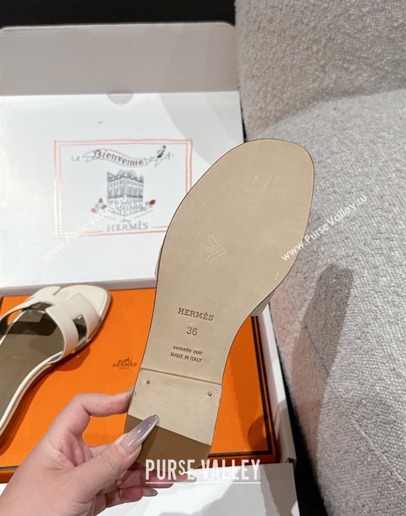 Hermes Classic Oran Flat Slides Sandal in Palm-Grained Leather White 17 2025 0606 (MD-250606161)