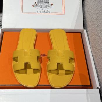 Hermes Classic Oran Flat Slides Sandal in Palm-Grained Leather Yellow 2025 0606 (MD-250606162)