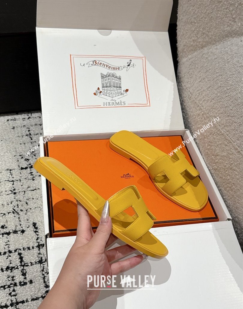 Hermes Classic Oran Flat Slides Sandal in Palm-Grained Leather Yellow 2025 0606 (MD-250606162)
