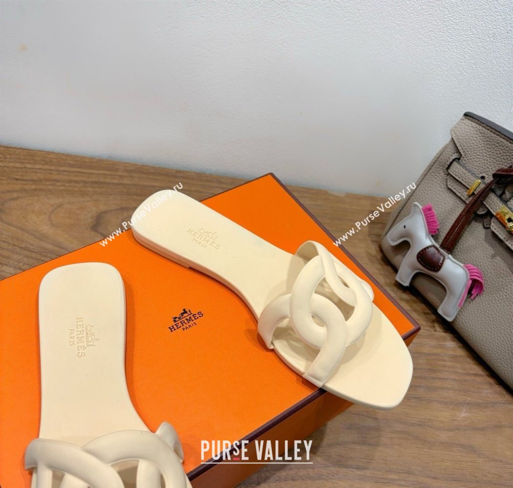 Hermes Chaine dAncre Rubber Flat Thong Slides Sandal Beige 2025 H070803 (XC-250708030)