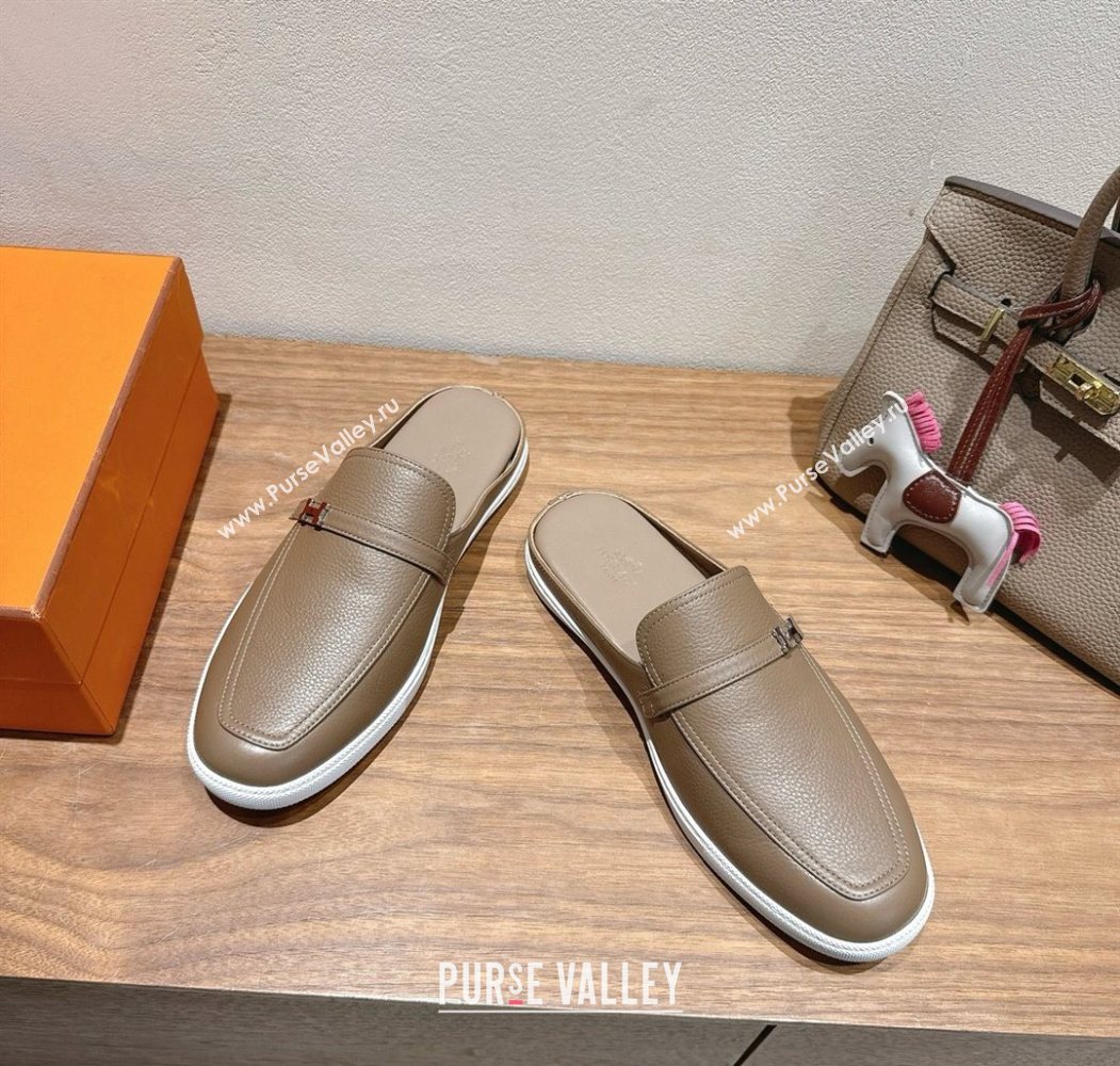 Hermes Likely Flat Mules in Grained Calfskin with Mini H Buckle Grey 2025 H252805 (XC-250708043)